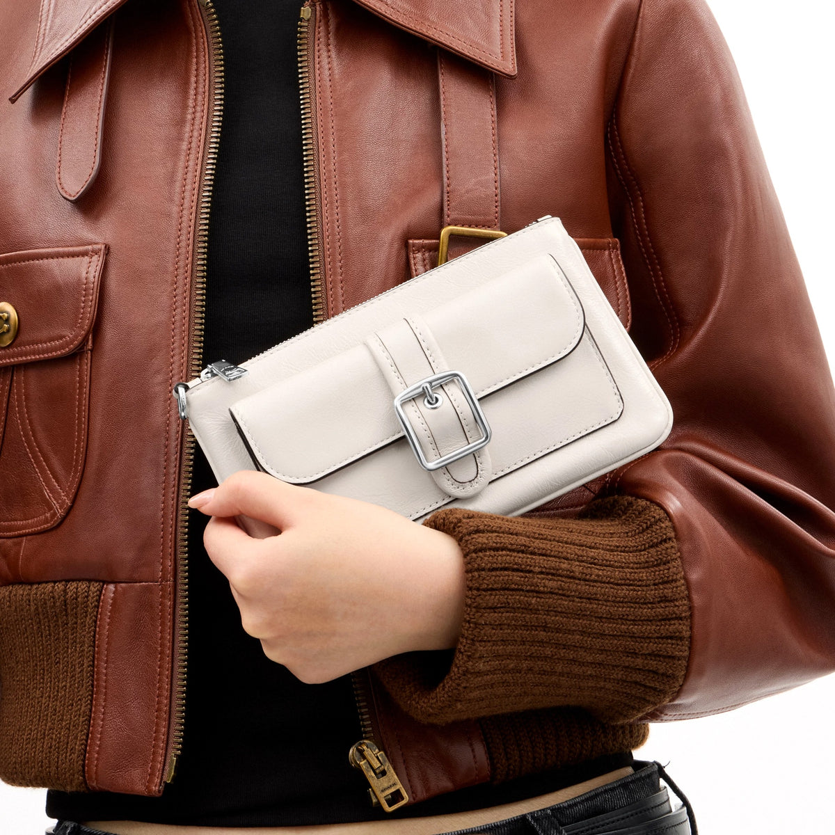 Coach Ashton Wristlet - Silver/Chalk