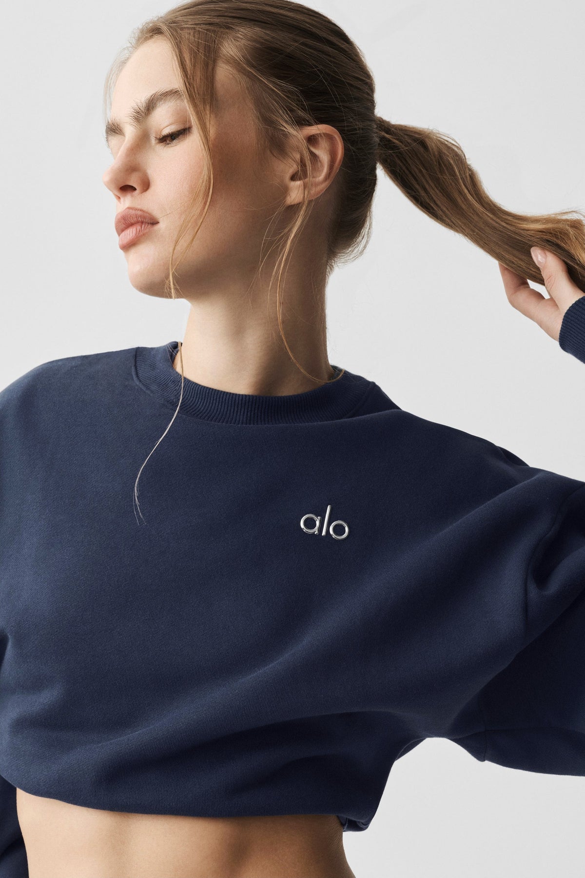Alo Yoga Cropped Accolade Crewneck - Navy