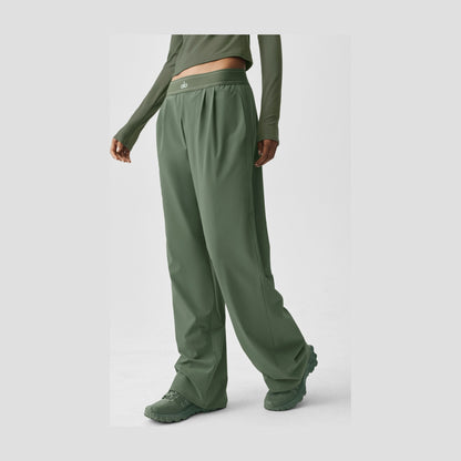 Alo Yoga Suit Up Trouser (Short) - Bamboo Green