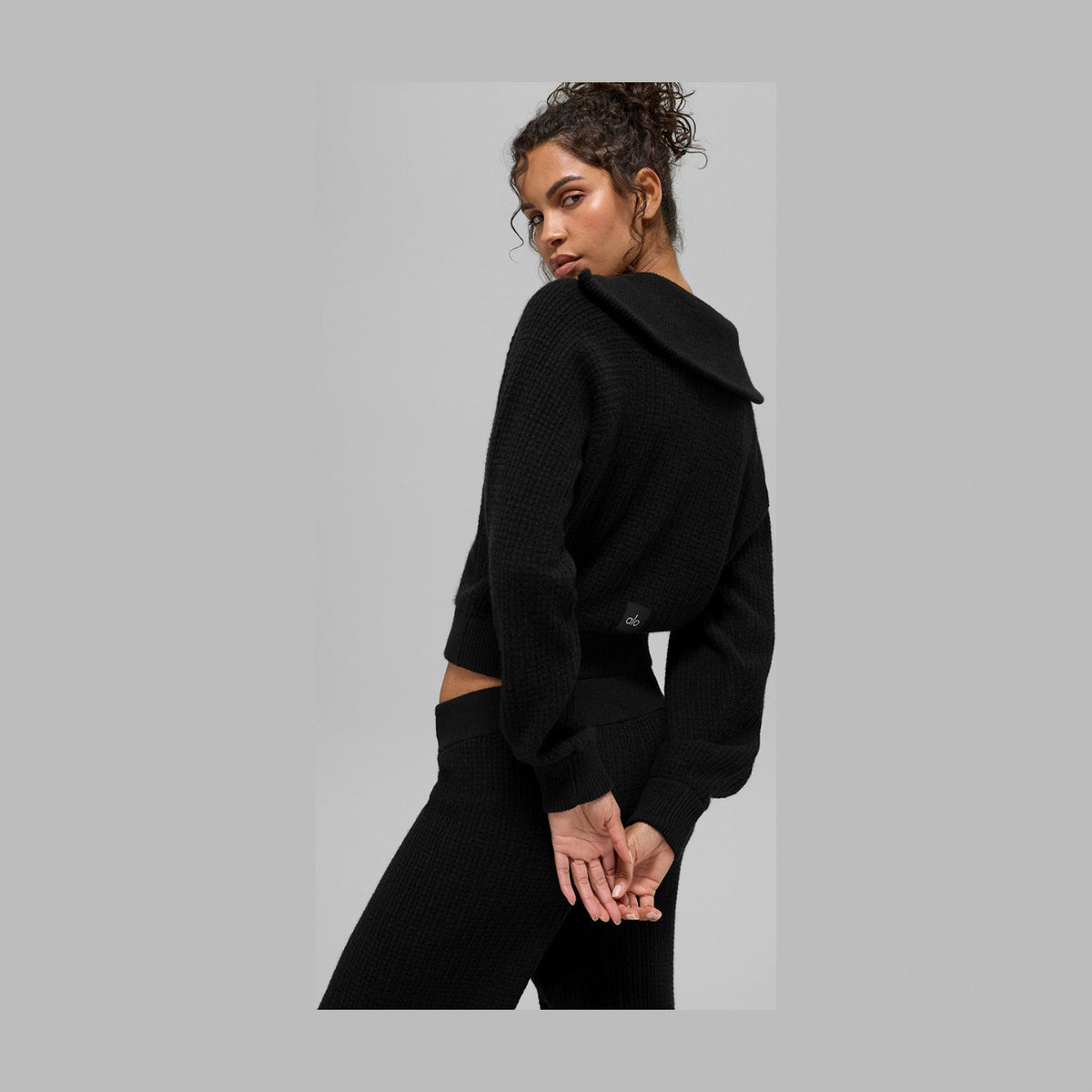 Alo Yoga Cashmere Plush Waffle 1/4 Zip Pullover - Black