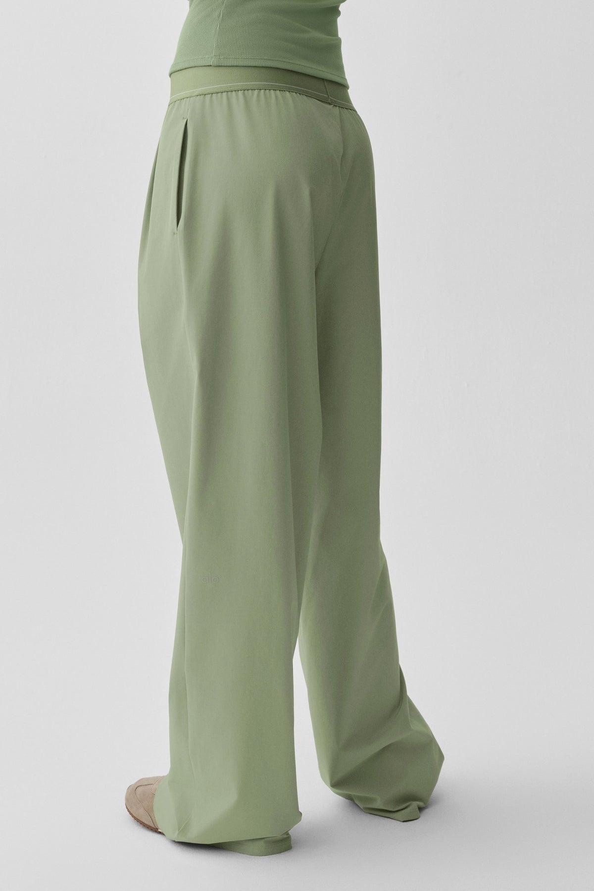Alo Yoga Suit Up Trouser (Long) - Dune Grass