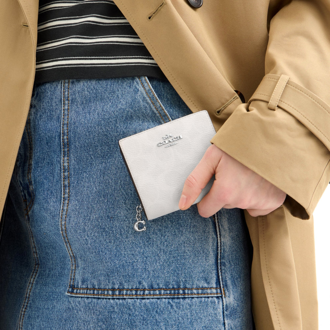 Coach Snap Wallet In Signature Canvas - Silver/White/Chalk