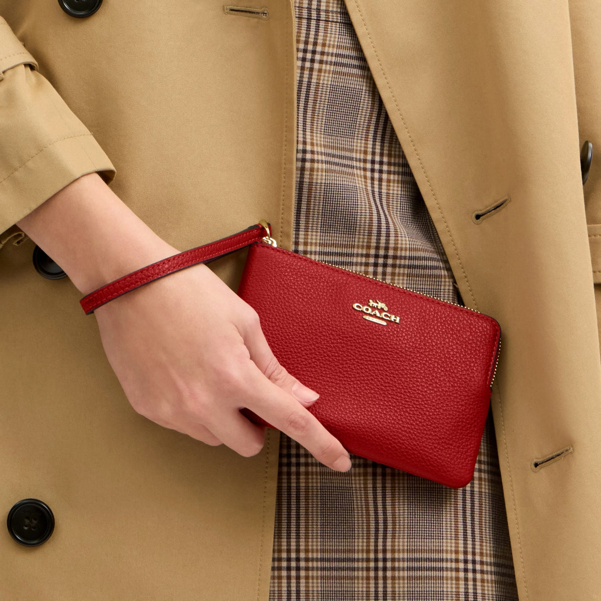 Coach Corner Zip Wristlet - Gold/Poppy