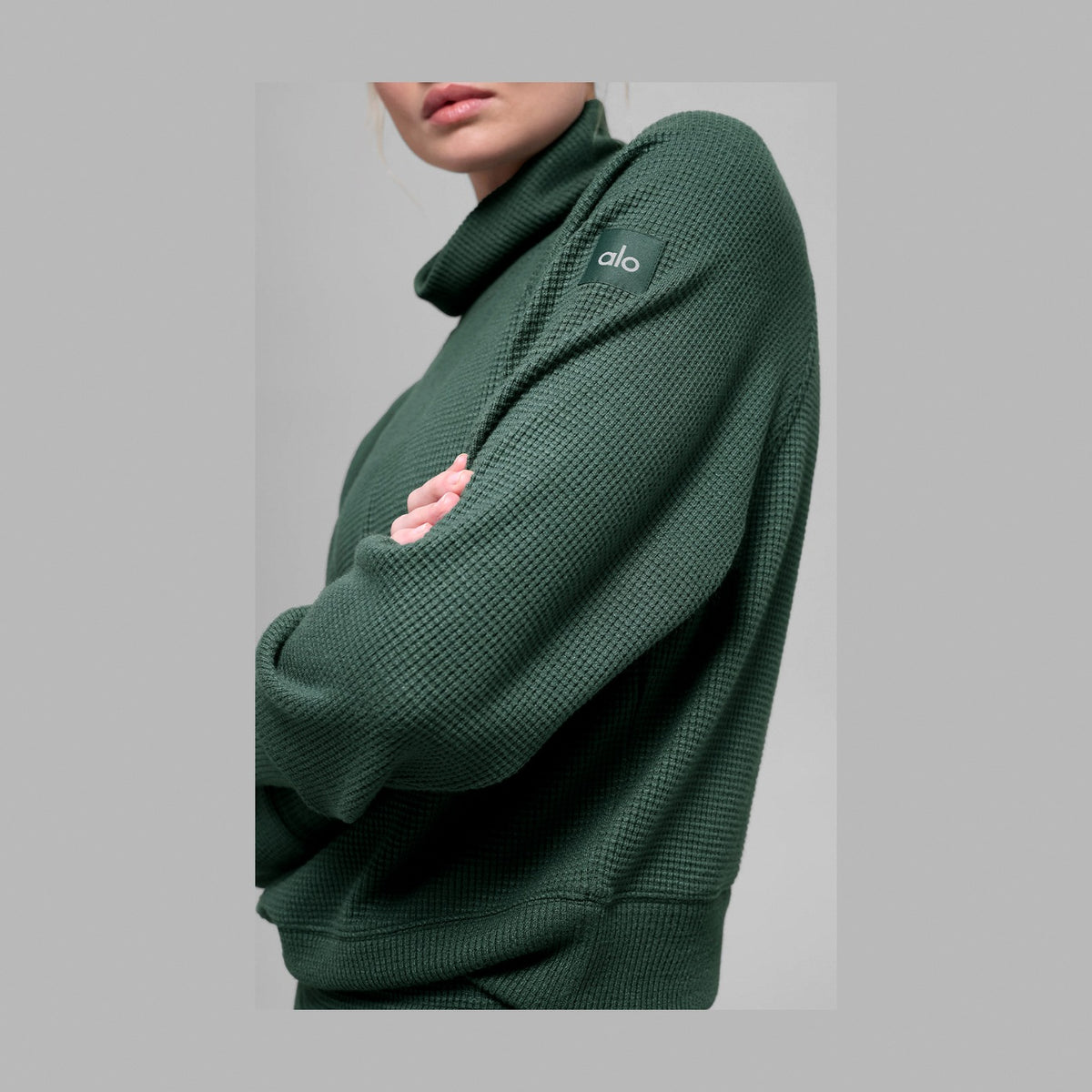 Alo Yoga Waffle Weekend Escape Mock Neck Long Sleeve - Clover Green