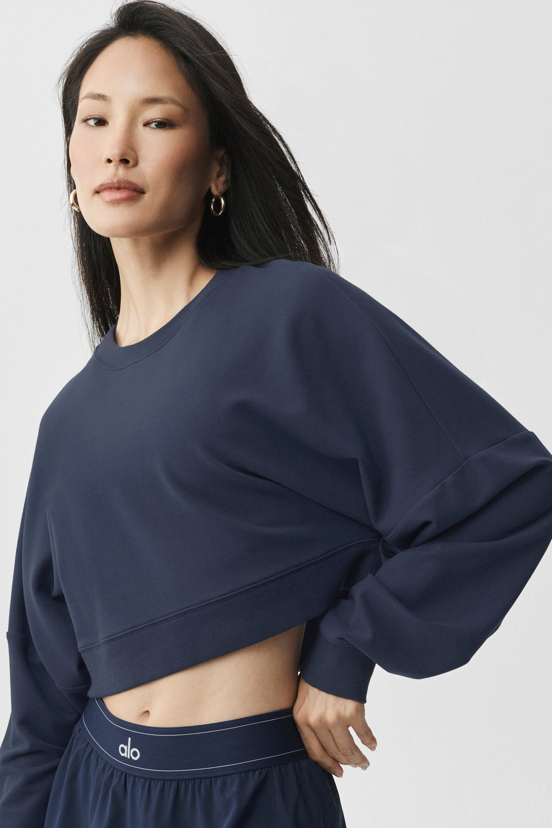 Alo Yoga Cropped Sway Crew Neck Pullover - Navy