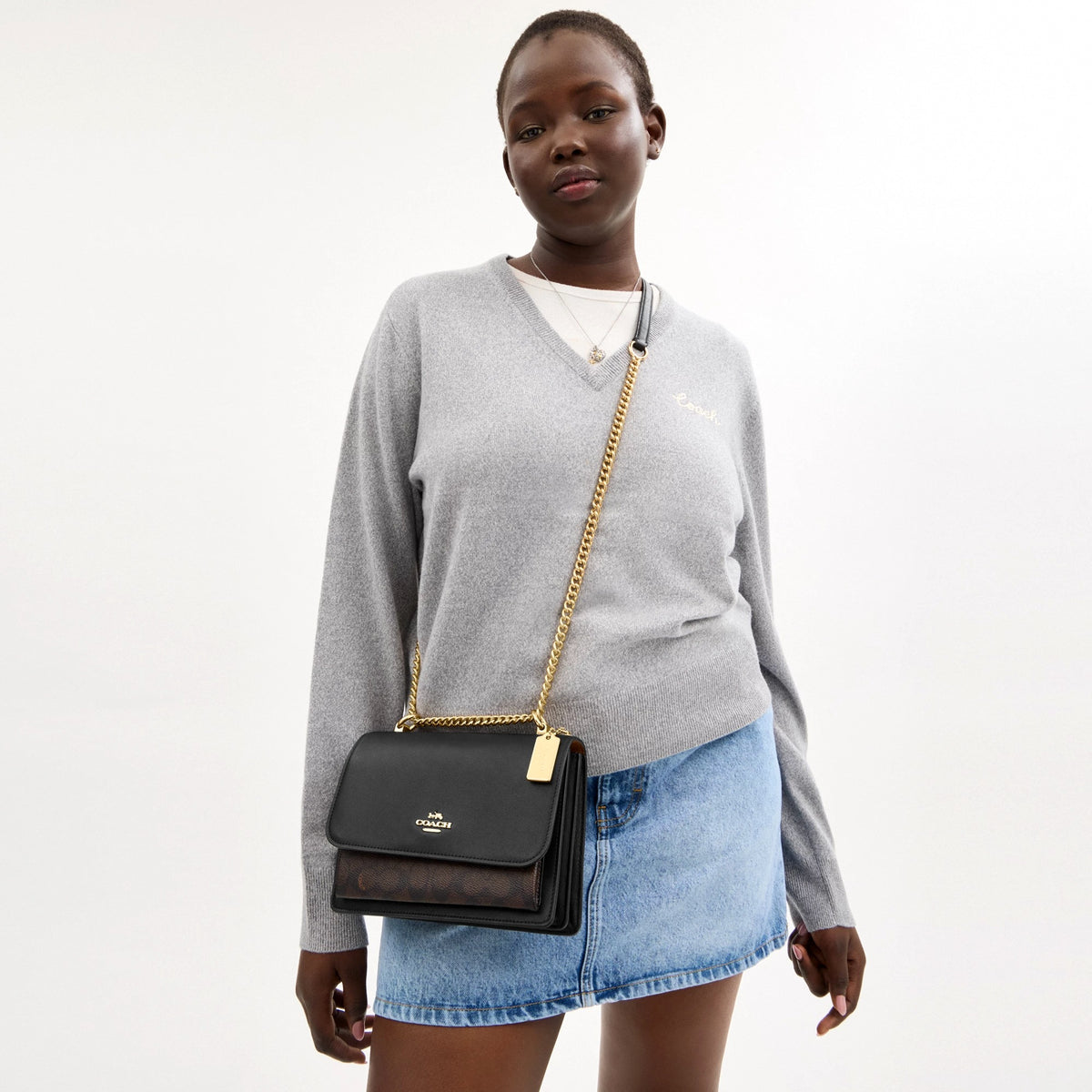 Coach Klare Crossbody Bag In Signature Canvas - Gold/Walnut/Black