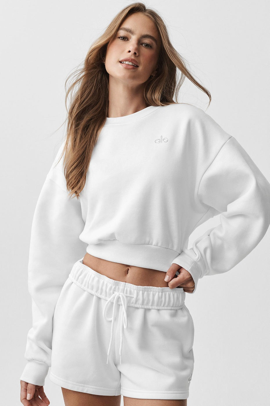 Alo Yoga Cropped Accolade Crewneck - White