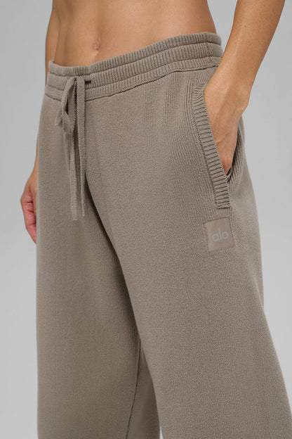 Alo Yoga Scholar Straight Leg Sweatpant - Light Cocoa