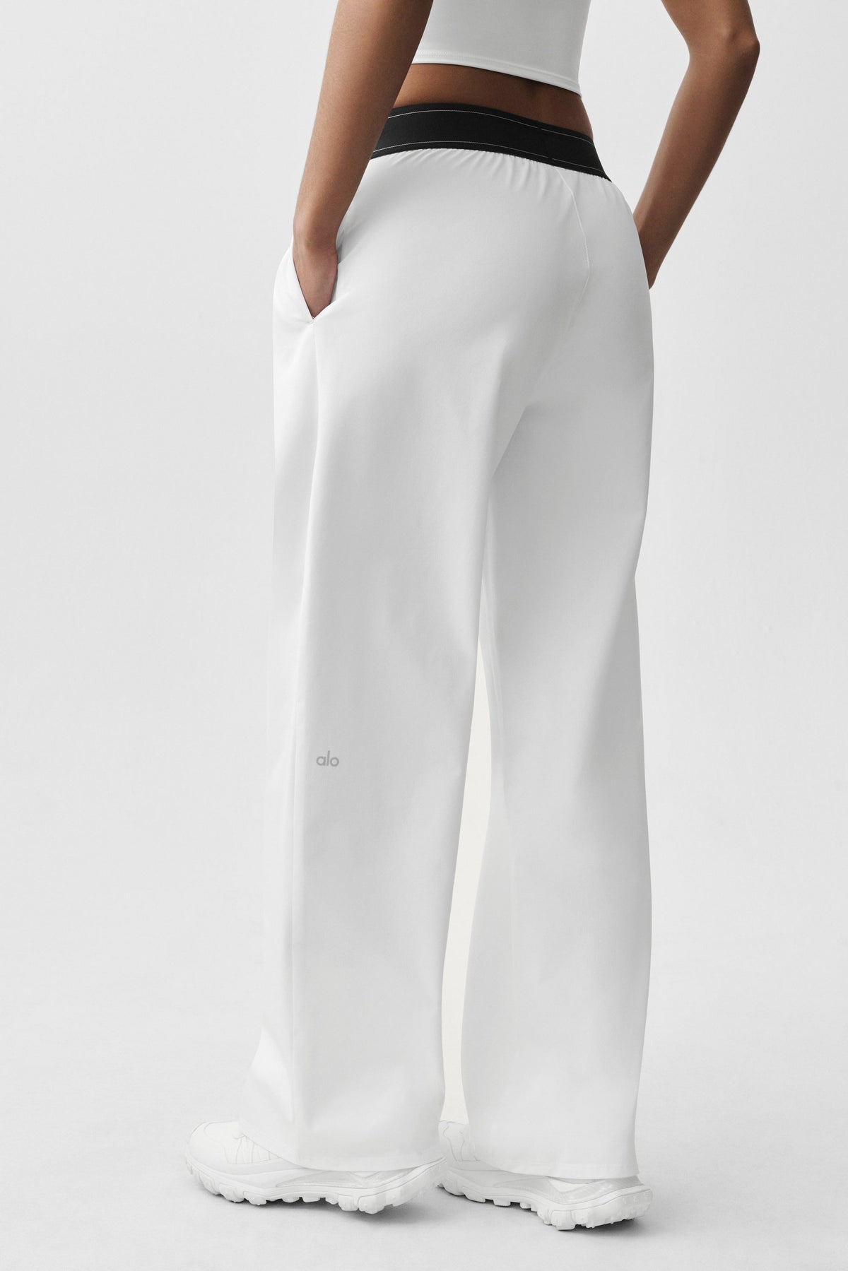 Alo Yoga Suit Up Trouser (Regular) - White/Black