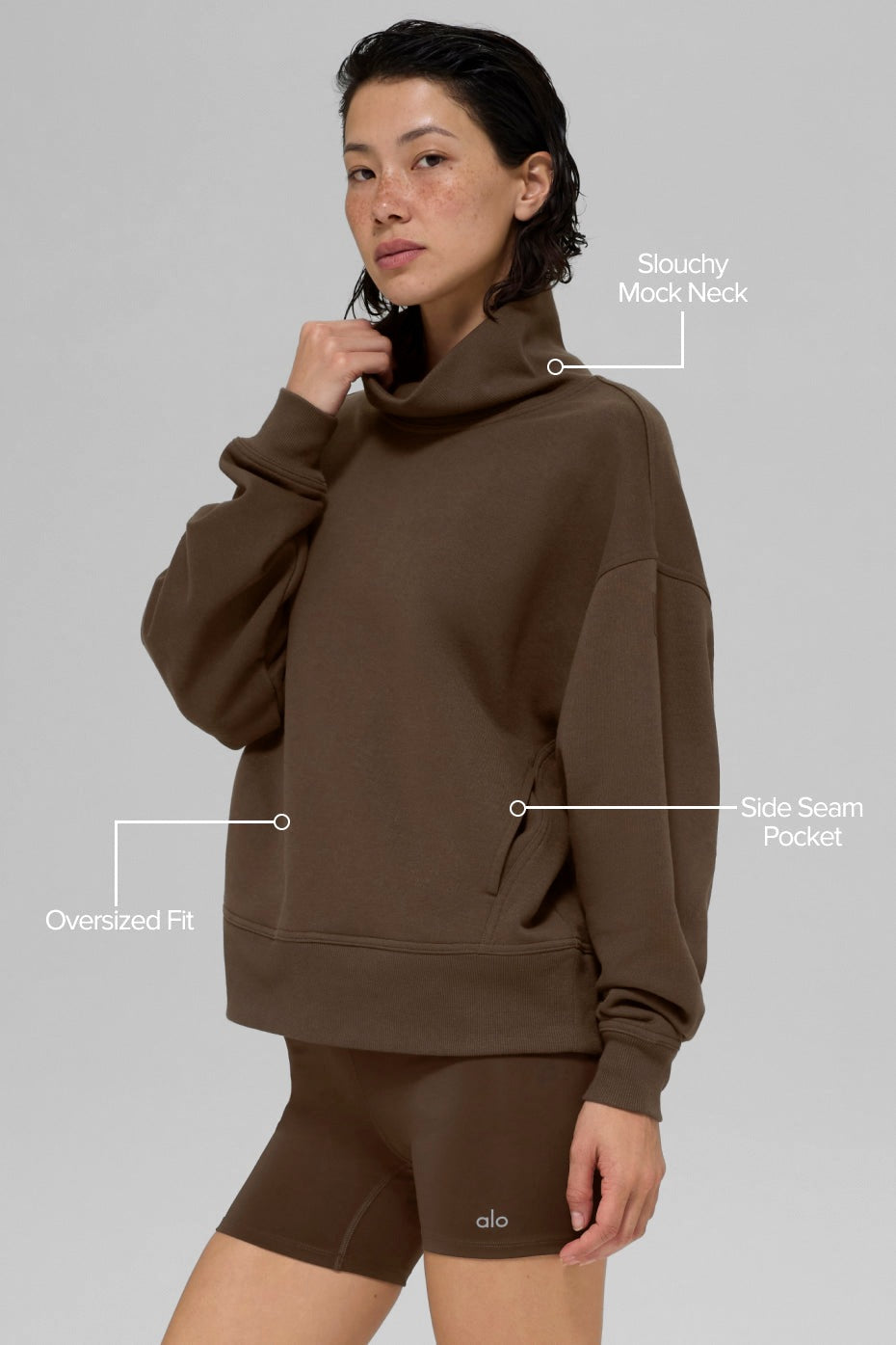 Alo Yoga Hazy Mock Neck Pullover - Espresso