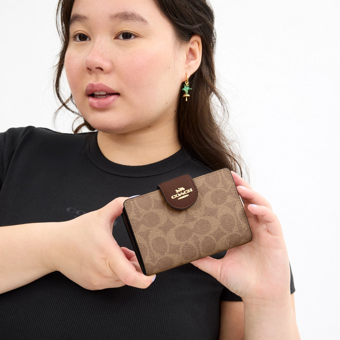 Coach Medium Corner Zip Wallet In Signature Canvas - Gold/Tan/Brown