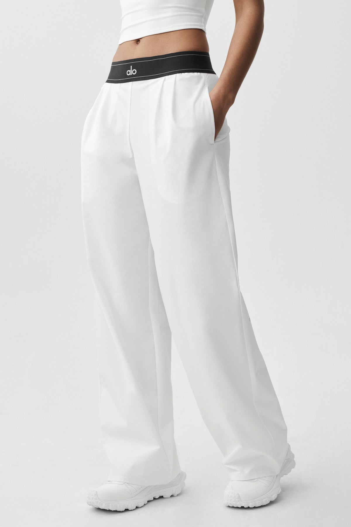 Alo Yoga Suit Up Trouser (Regular) - White/Black