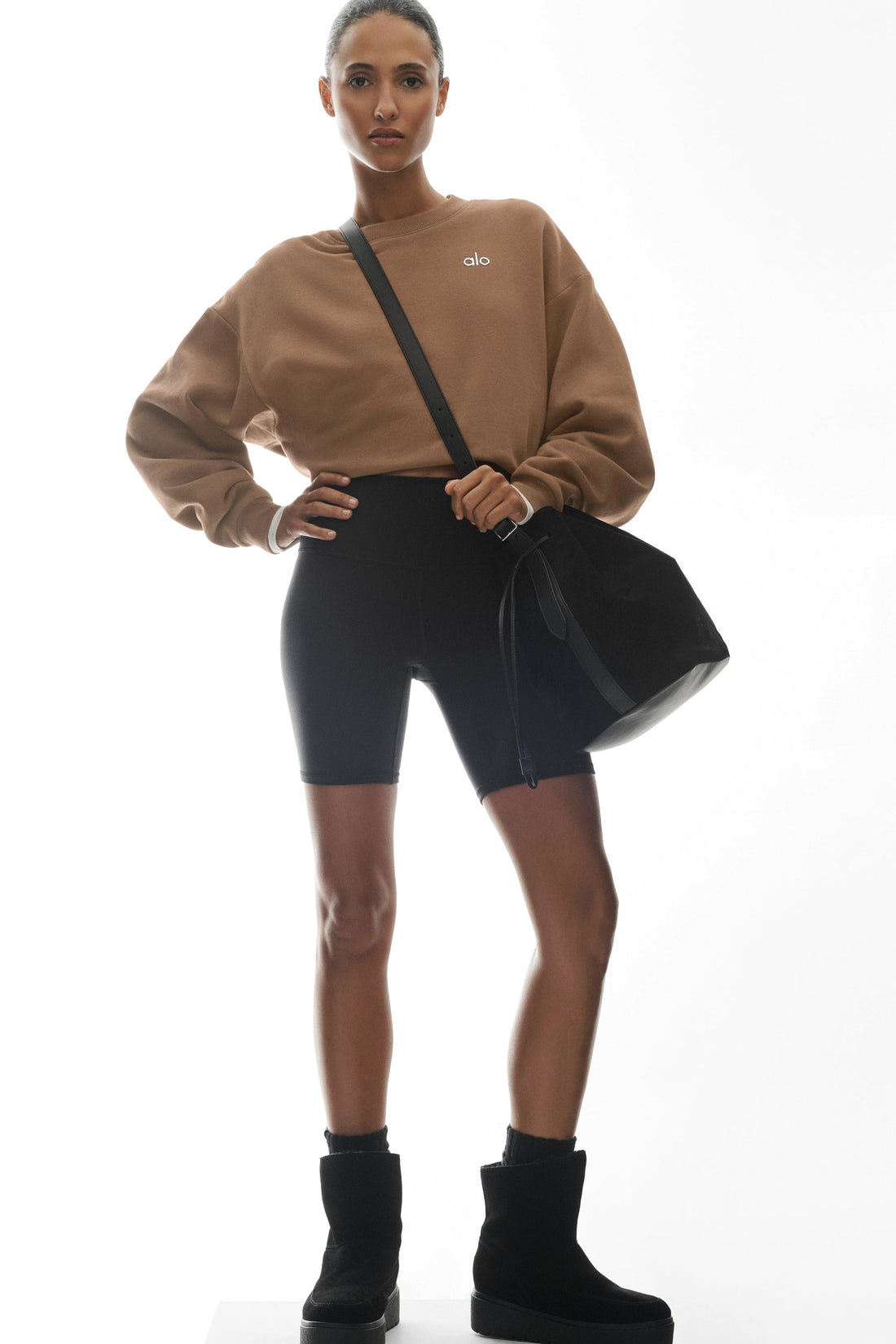 Alo Yoga Accolade Crew Neck Pullover - Java Brown