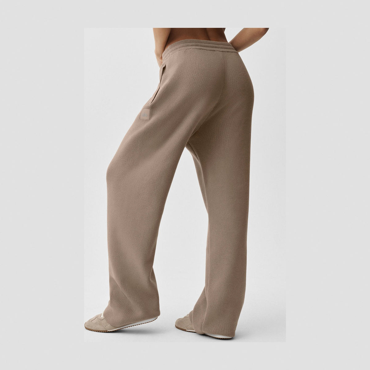Alo Yoga Scholar Straight Leg Sweatpant - Gravel