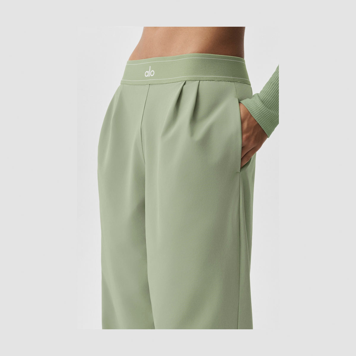 Alo Yoga Suit Up Trouser (Regular) - Dune Grass
