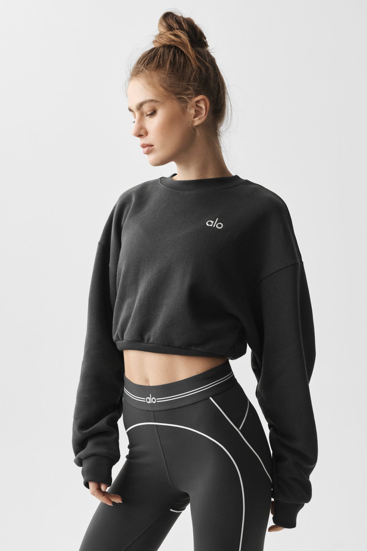 Alo Yoga Cropped Accolade Crewneck - Anthracite