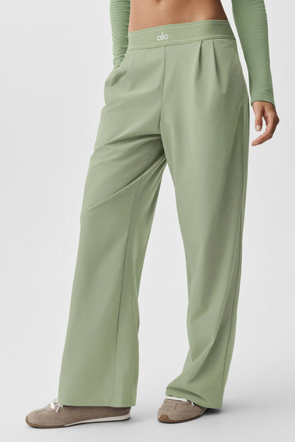 Alo Yoga Suit Up Trouser (Regular) - Dune Grass