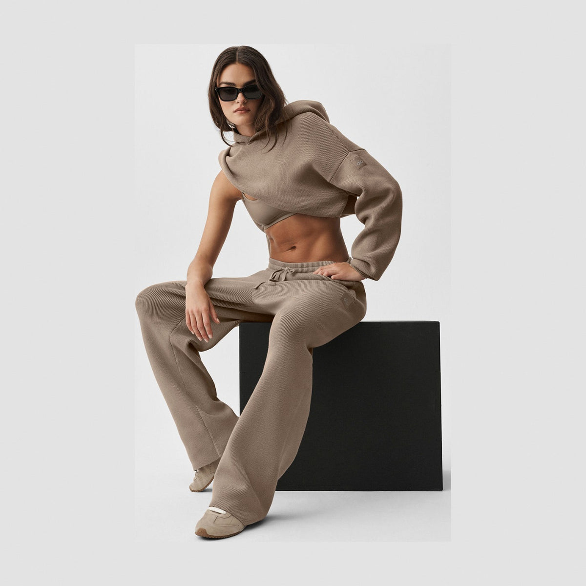 Alo Yoga Scholar Straight Leg Sweatpant - Gravel