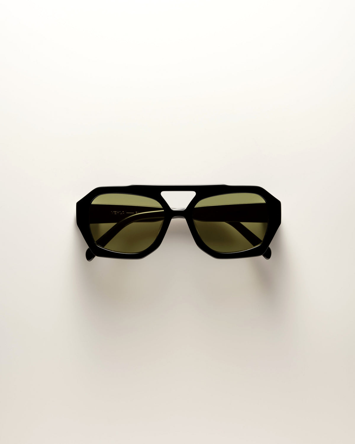 VEHLA River Sunglasses - Black/Khaki