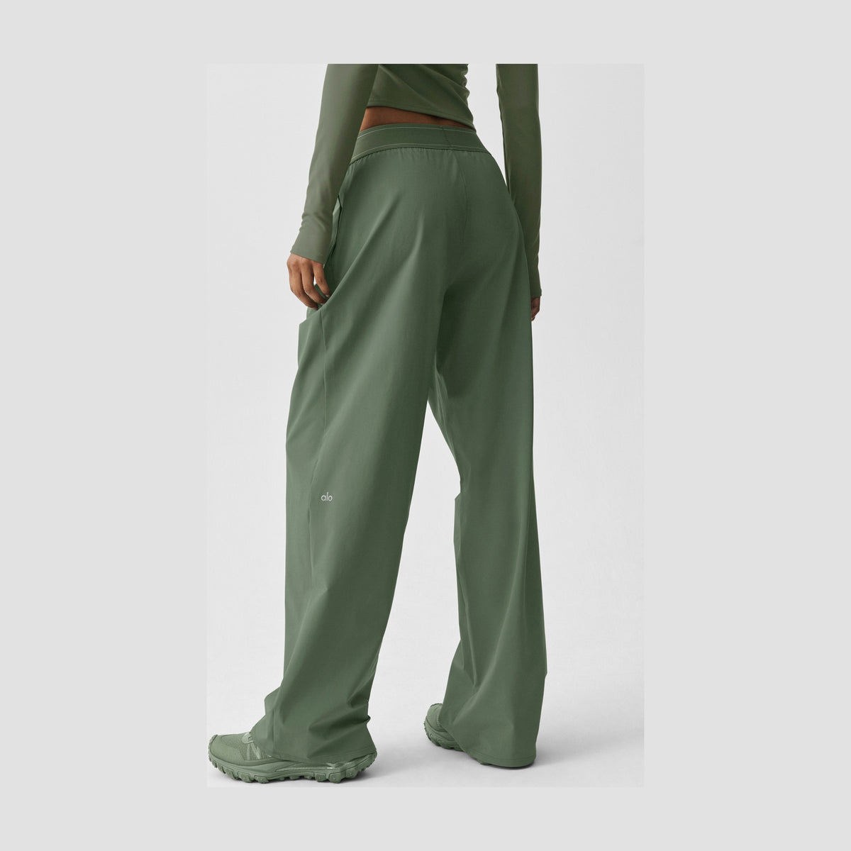Alo Yoga Suit Up Trouser (Long) - Bamboo Green