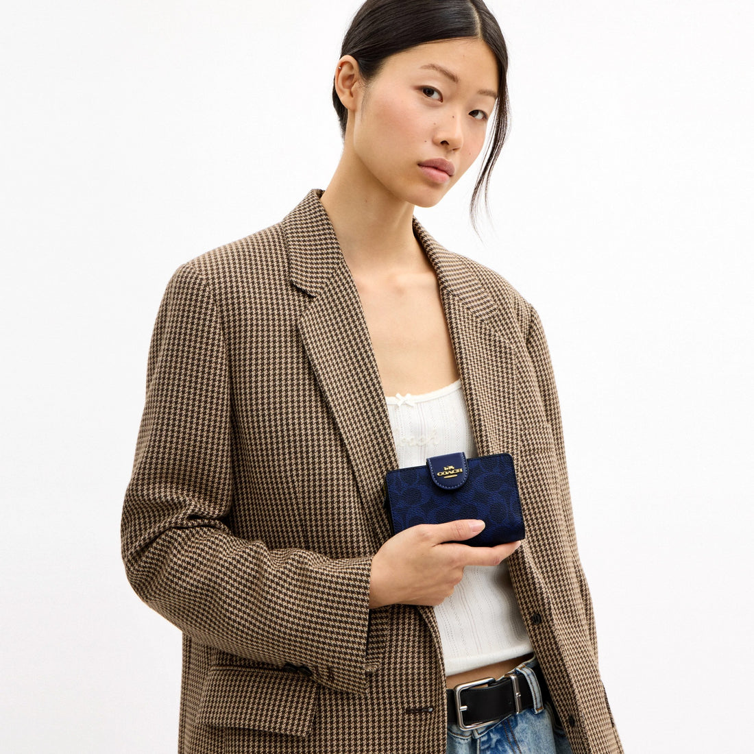 Coach Medium Corner Zip Wallet In Signature Canvas - Gold/Navy