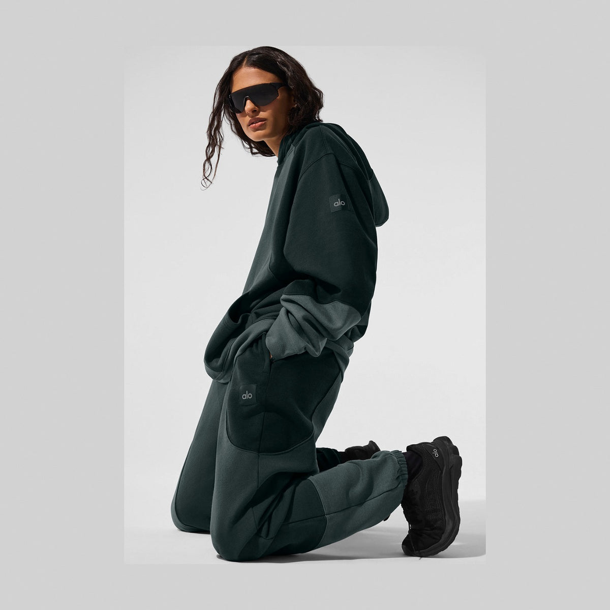 Alo Yoga Make Waves Hoodie - Charcoal Green Tonal