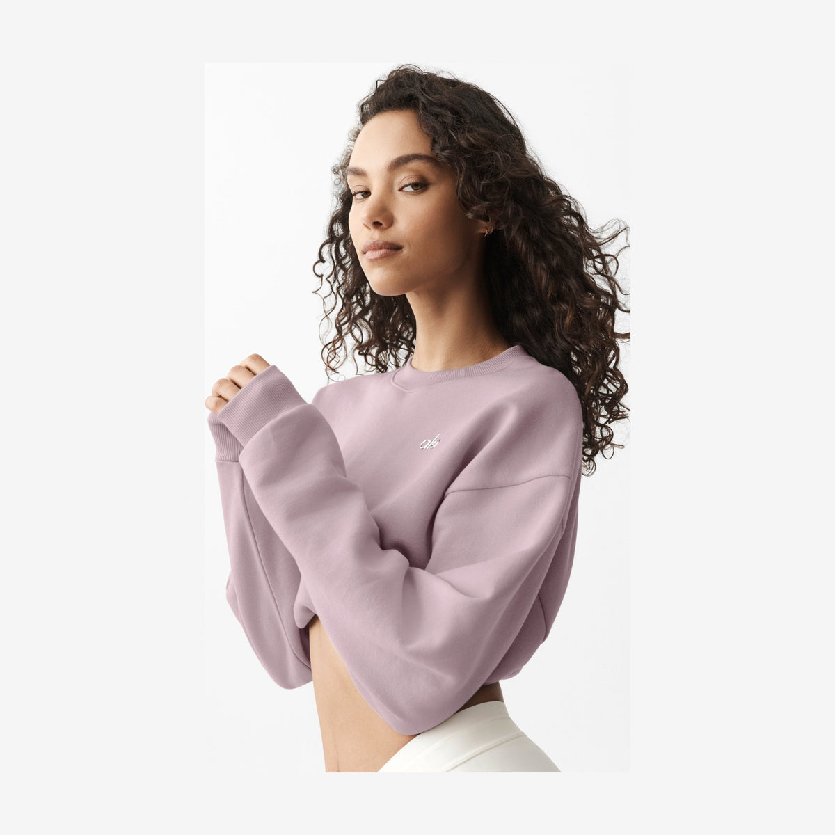Alo Yoga Cropped Accolade Crewneck - Frosted Pearl