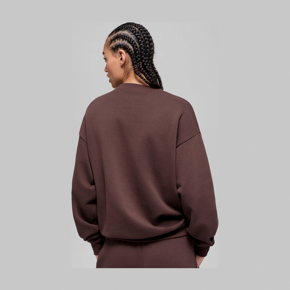 Alo Yoga Accolade Crew Neck Pullover - Brownstone