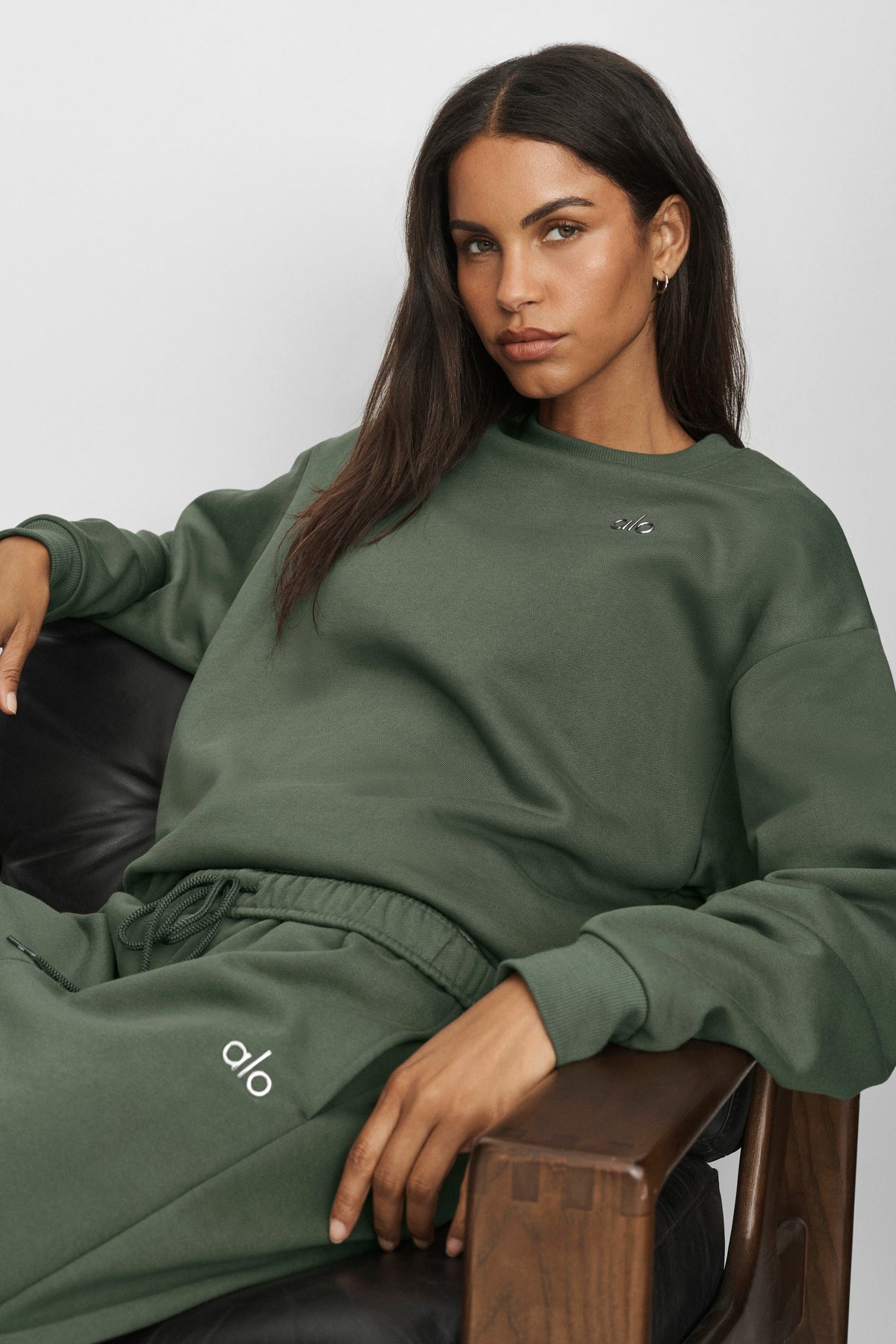 Alo Yoga Accolade Crew Neck Pullover - Bamboo Green