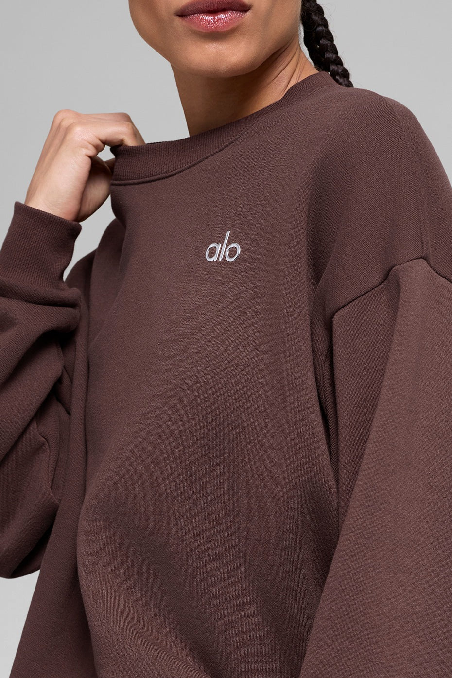 Alo Yoga Accolade Crew Neck Pullover - Brownstone