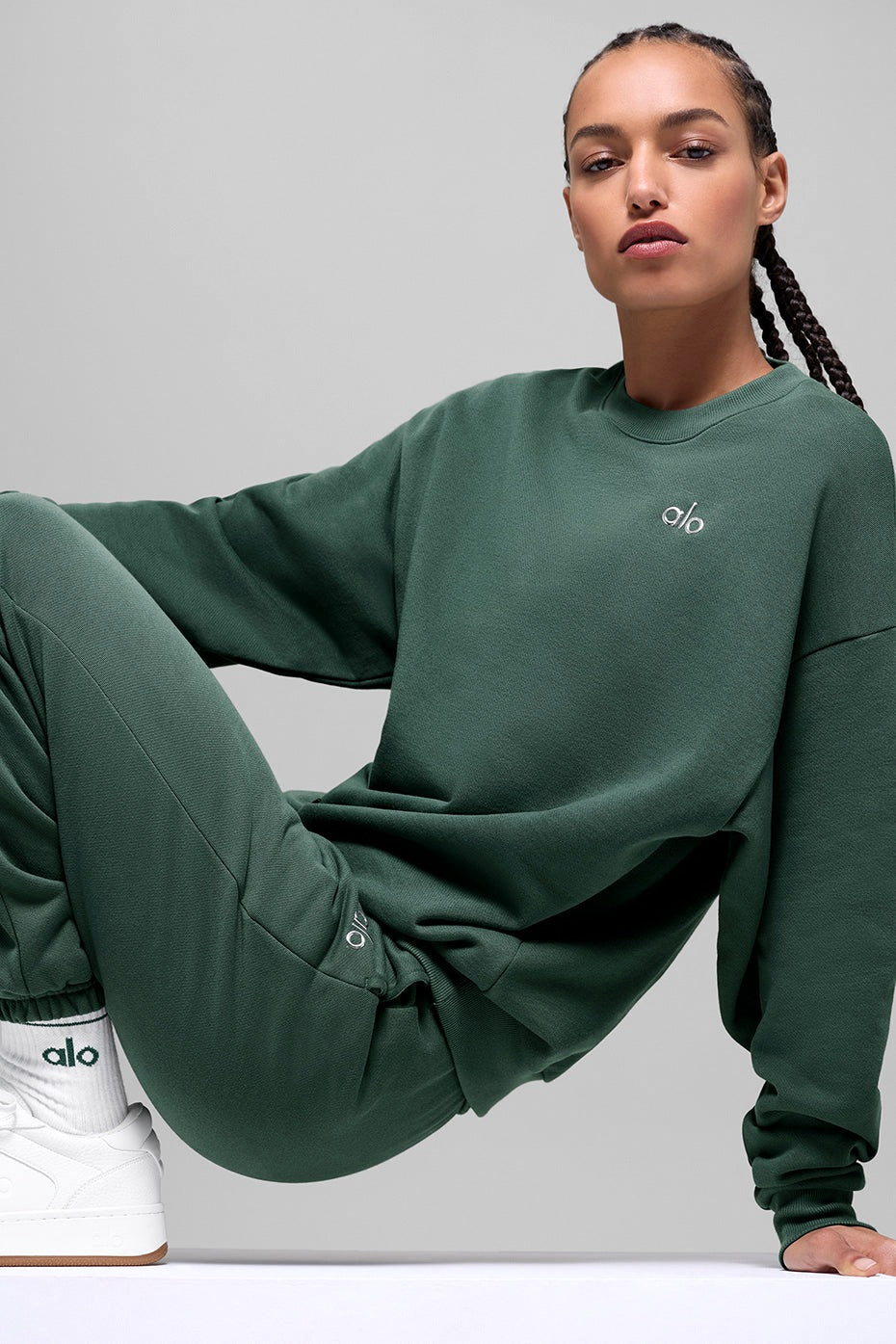 Alo Yoga Accolade Crew Neck Pullover - Clover Green