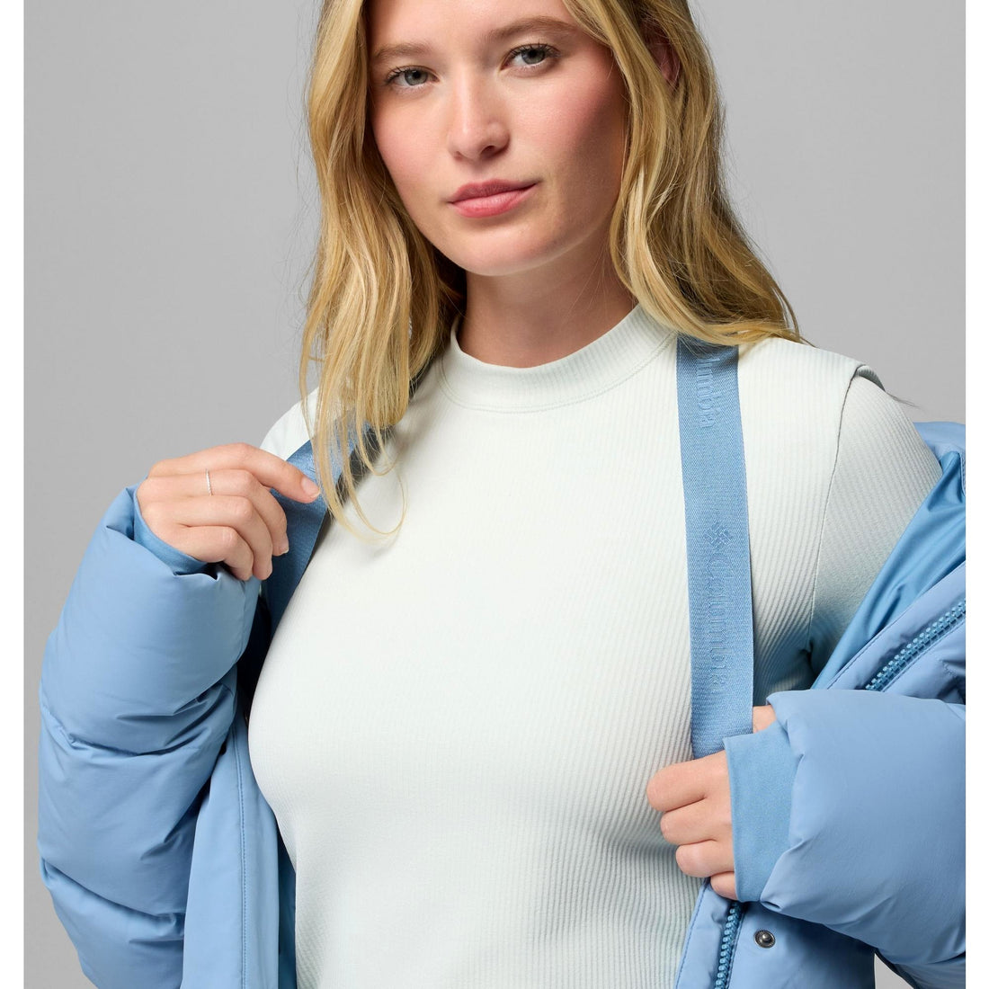 Columbia Women's Amaze Puff Hooded Jacket - Rainy Day