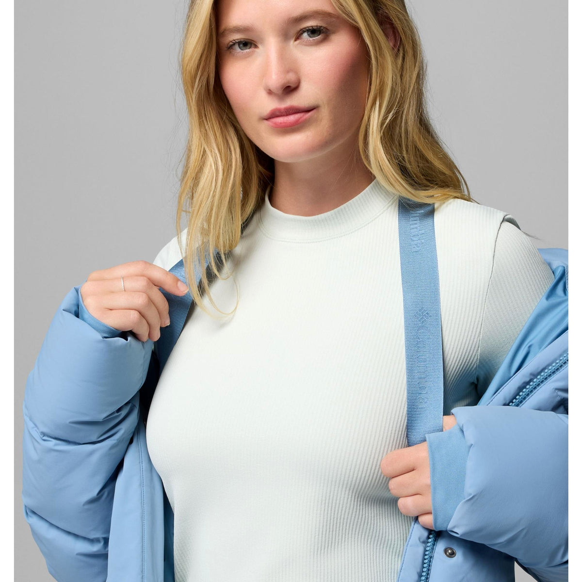 Columbia Women's Amaze Puff Hooded Jacket - Rainy Day